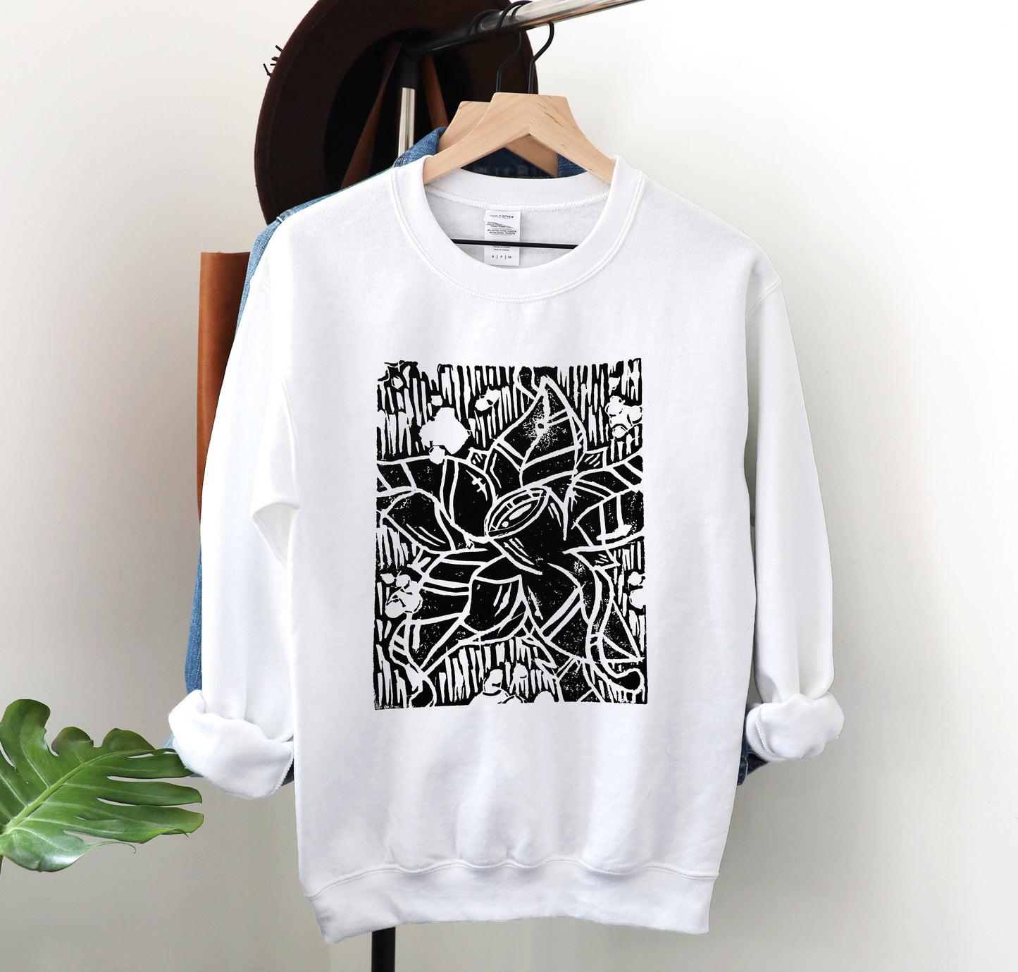 Flower Unisex Heavy Blend™ Crewneck Sweatshirt